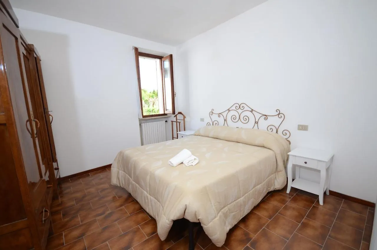 Corte Vezzola Trilocale Tommaso Apartment Puegnago del Garda Italy
