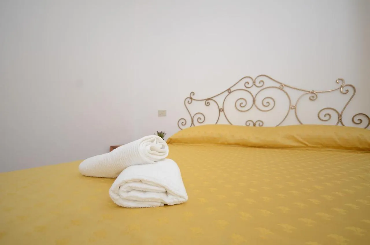 Apartment Corte Vezzola Trilocale Tommaso Puegnago del Garda Italy